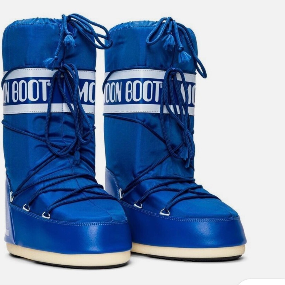 Moon Boot Vibrant Blue Winter Boots